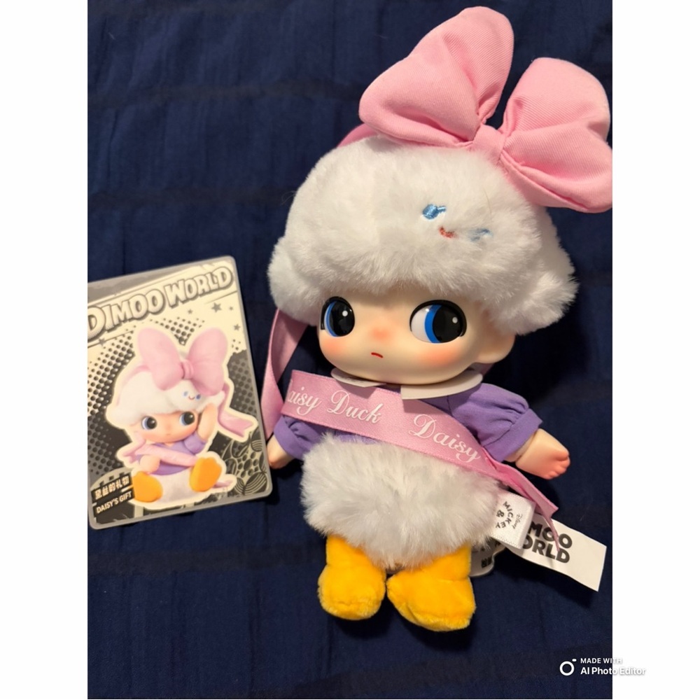 NWT - Dimoo World x Disney - Daisy Duck